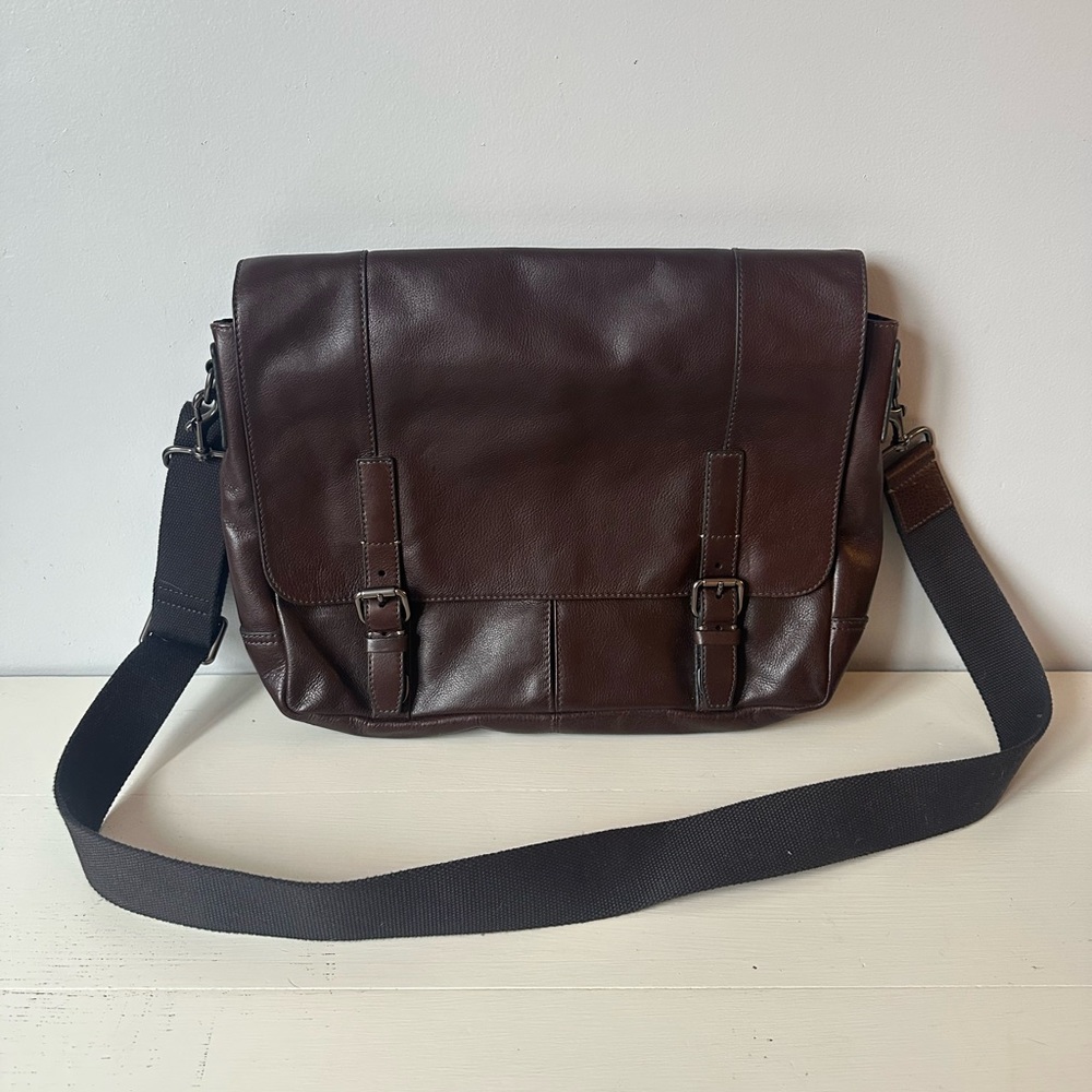 Fossil Greenville Messenger (NWOT)